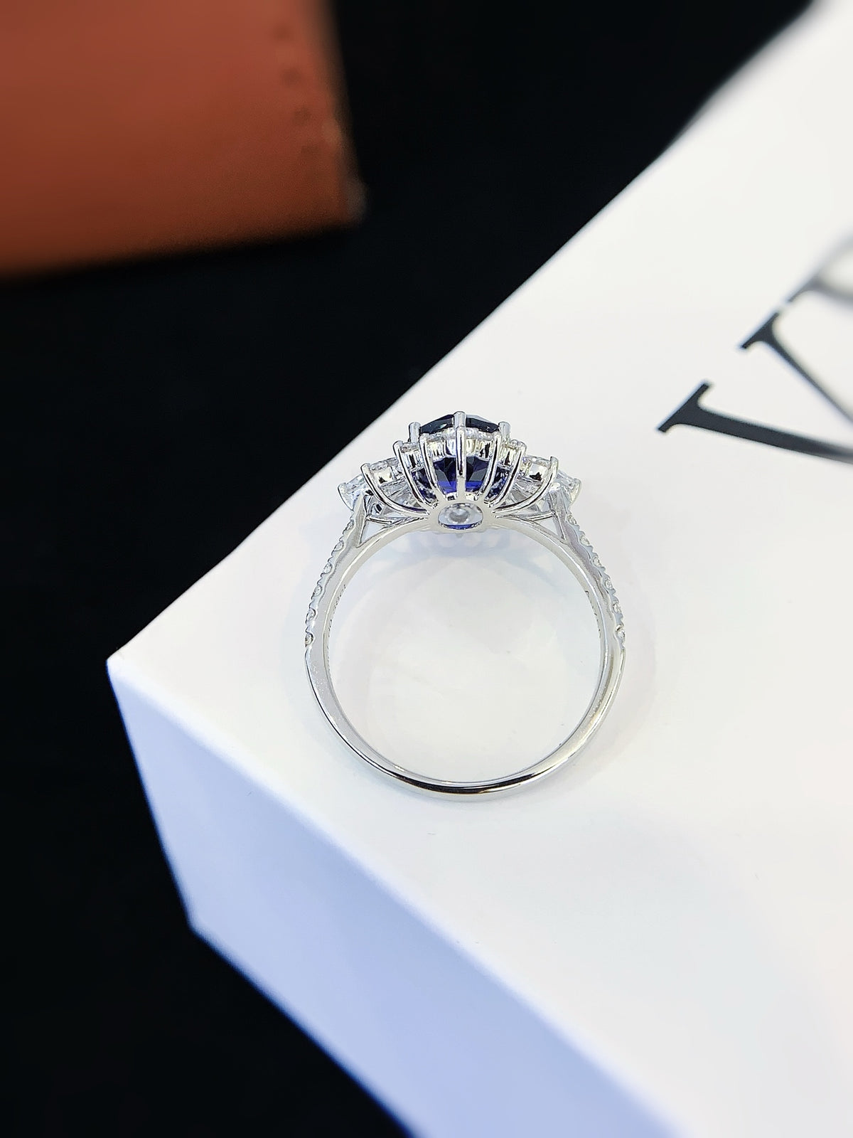18K Gold 2.40ct Lab-Grown Sapphire Ring with 0.778ct Accents