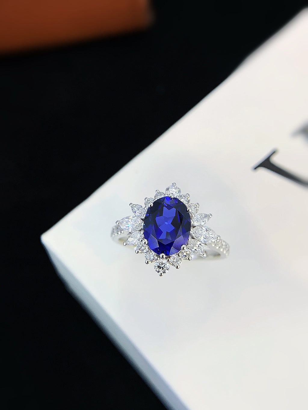 18K Gold 2.40ct Lab-Grown Sapphire Ring with 0.778ct Accents