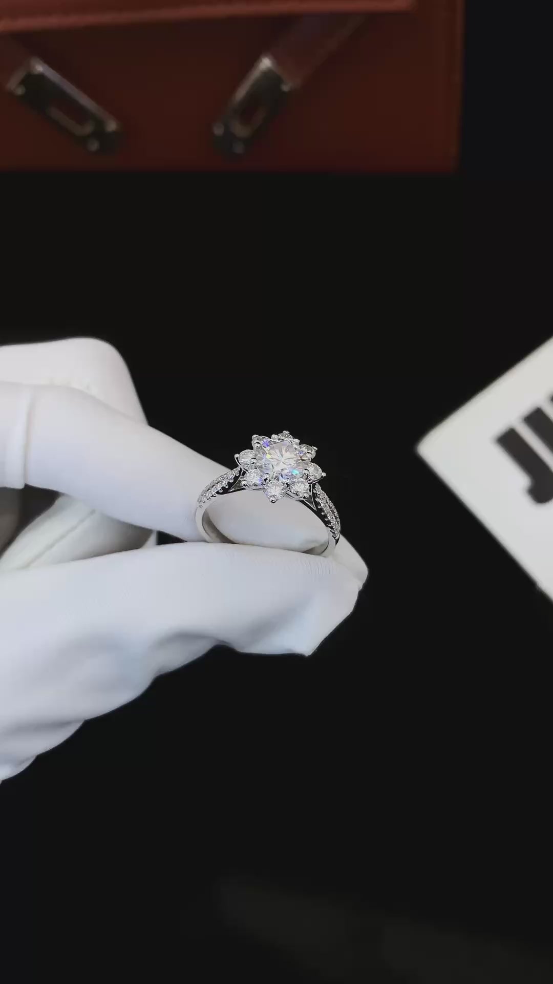 18K Gold 1 Carat Lab-Grown Diamond Ring